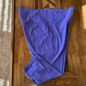 Athleta Salutation Stash Capri XL purple